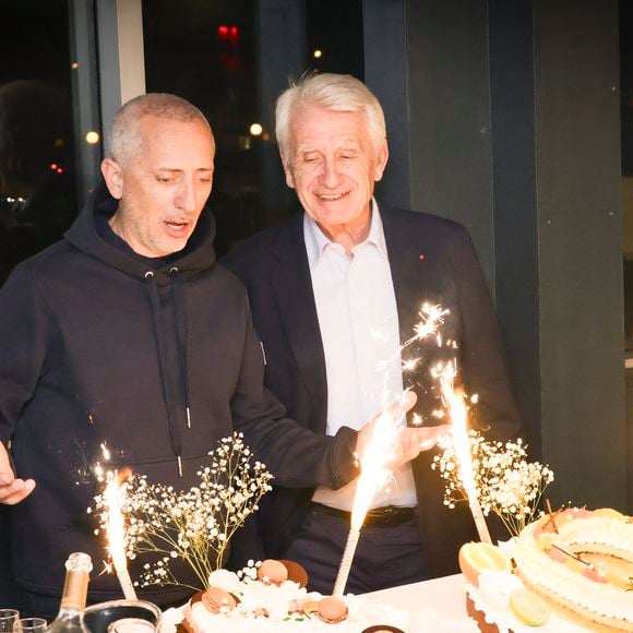 Exclusif - Gad Elmaleh célèbre les cinquante ans de carrière de Gilbert Coullier sur la scène du Zenith de Rouen à la fin de son spectacle "Lui même" 
Le 28 mars 2025. © Jack Tribeca / Bestimage