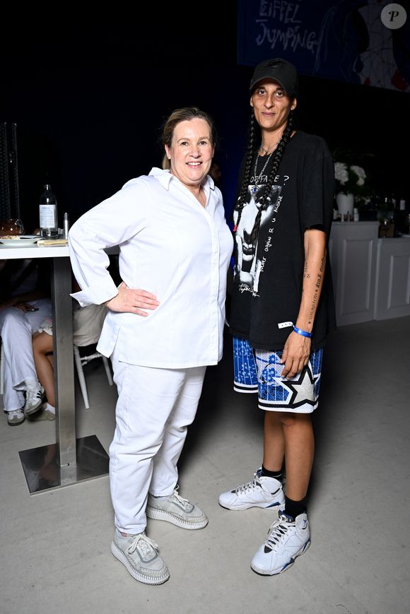 Exclusif - Hélène Darroze, Roxane Depardieu au dîner de gala à l’espace VIP au Longines Paris Eiffel Jumping au pied de la Tour Eiffel sur le Champ-de-Mars à Paris, France, le 21 juin 2025. © Perusseau-Veeren/Bestimage