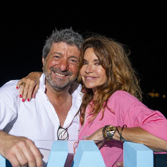 La comédienne Ingrid Chauvin vit un bonheur sans nuage au côté du photographe Philippe Warrin.

Exclusif - Philippe Warrin et sa femme Ingrid Chauvin - Soirée en collaboration avec la marque de Rhum de JoeyStarr "Carnival" à Monaco

© Pierre Perusseau / Osuna / Bestimage
