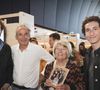 Il le rappelle sans détour : "une mauvaise décision ne coûte pas quelques milliers d’euros. Elle peut en coûter plusieurs millions".

Majo Kretz, Olivier Kretz et ses deux enfants Martin et Raphael Kretz - La Famille Kretz lors du Festival du Livre de Paris , France, le 12 avril 2024. © Jack Tribeca / Bestimage