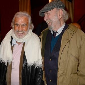 Jean-Paul Belmondo et Jean-Pierre Marielle - People à la générale de la pièce "A torts et à raison" au théâtre Hébertot à Paris le 25 janvier 2016. © Coadic Guirec/Bestimage