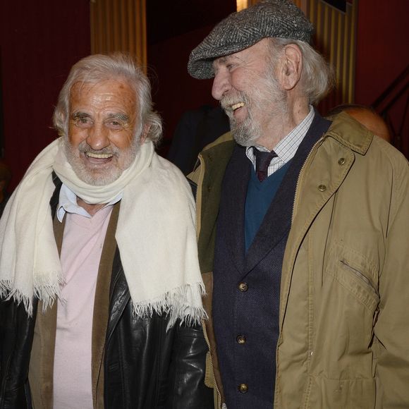 Jean-Paul Belmondo et Jean-Pierre Marielle - People à la générale de la pièce "A torts et à raison" au théâtre Hébertot à Paris le 25 janvier 2016. © Coadic Guirec/Bestimage
