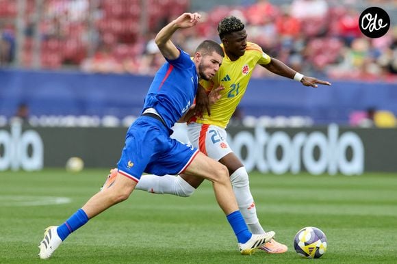 Elyaz Zidane est certainement promis à un grand avenir.

Neyser Villareal (à droite) en duel avec Elyaz Zidane lors de la Coupe du monde U-20 de la FIFA Chili 2025, à Santiago, au Chili, le 18 octobre 2025. Photo de Meng Dingbo/Xinhua/ABACAPRESS.COM