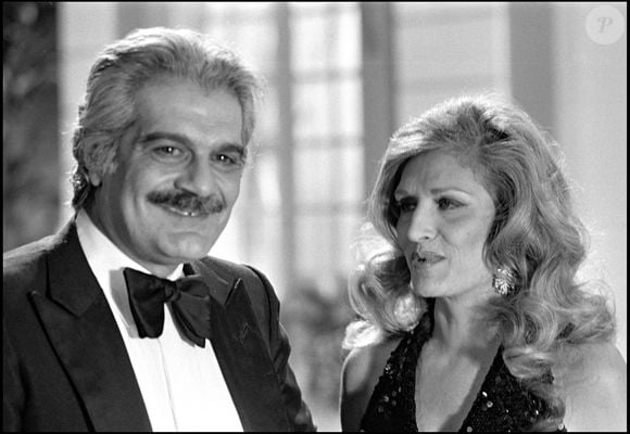 Cette actrice française se confie sur sa discrète romance de 30 ans avec  Omar Sharif, jamais officialisée : "Il ne voulait pas avoir de  responsabilité..." : Le diaporama - Purepeople