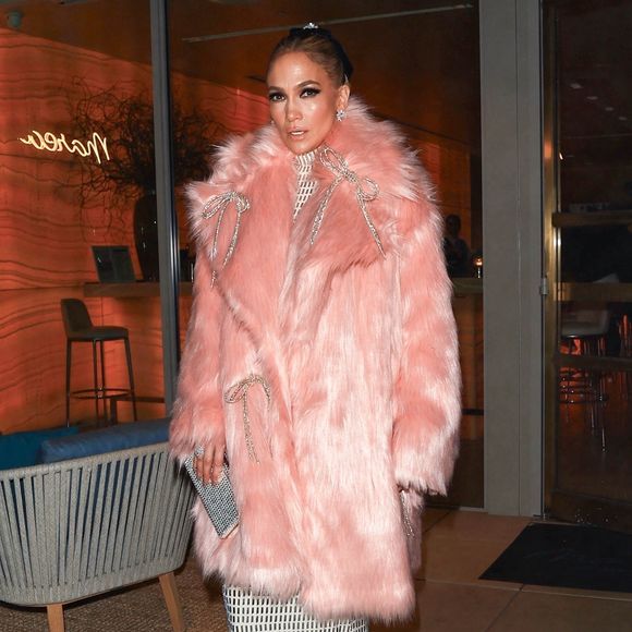 Jennifer Lopez et Ben Affleck, c'est fini depuis un moment. 

Exclusif - Jennifer Lopez sort d'un dîner à Beverly Hills après les Grammys de Los Angeles ©Backgrid USA / Bestimage