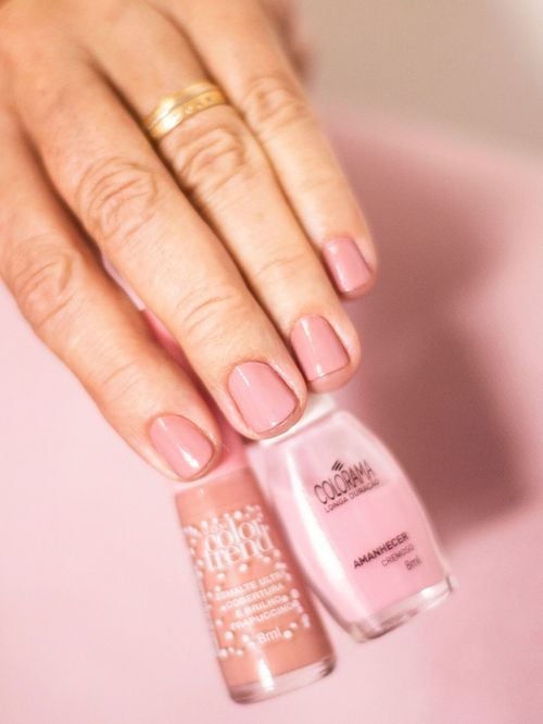 Vernis classique ou semi-permanent : lequel préserve le mieux les ongles ?