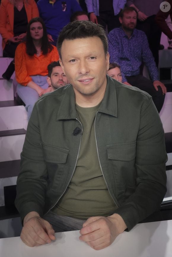 Exclusif - Raymond Aabou sur le plateau de l'émission "Touche pas à mon poste" (TPMP) diffusée en direct sur C8. © Jack Tribeca / Bestimage