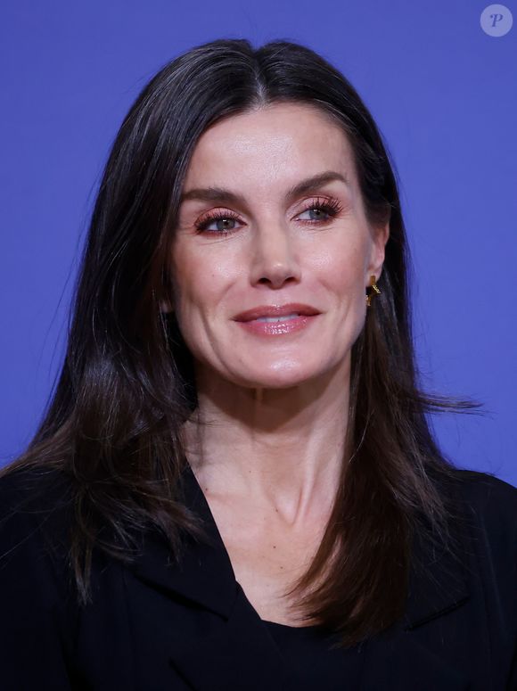 Selon nos confrères de Point de Vue, cette démarche est d'ailleurs monnaie courante en Espagne depuis le 8 mars 2018, une journée qui "avait vu nombre de femmes espagnoles cesser toutes activités professionnelles et domestiques"

Le roi Felipe VI d'Espagne et la reine Letizia assistent au XXIIIe concert In Memoriam en hommage aux victimes du terrorisme à l'Auditorium national. Madrid LALO YASKY / BESTIMAGE