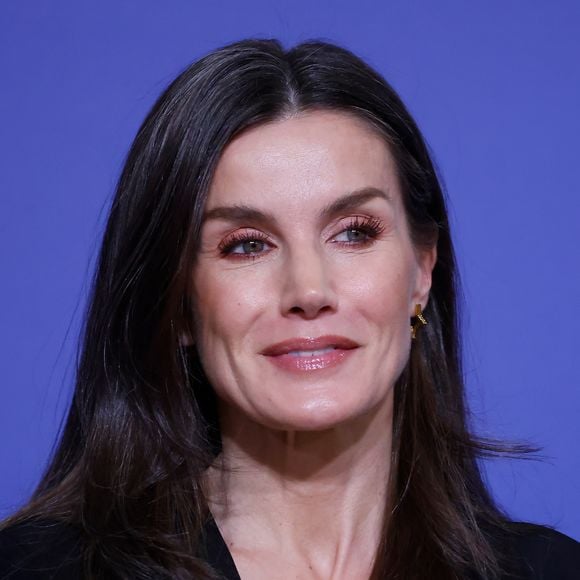 Selon nos confrères de Point de Vue, cette démarche est d'ailleurs monnaie courante en Espagne depuis le 8 mars 2018, une journée qui "avait vu nombre de femmes espagnoles cesser toutes activités professionnelles et domestiques"

Le roi Felipe VI d'Espagne et la reine Letizia assistent au XXIIIe concert In Memoriam en hommage aux victimes du terrorisme à l'Auditorium national. Madrid LALO YASKY / BESTIMAGE