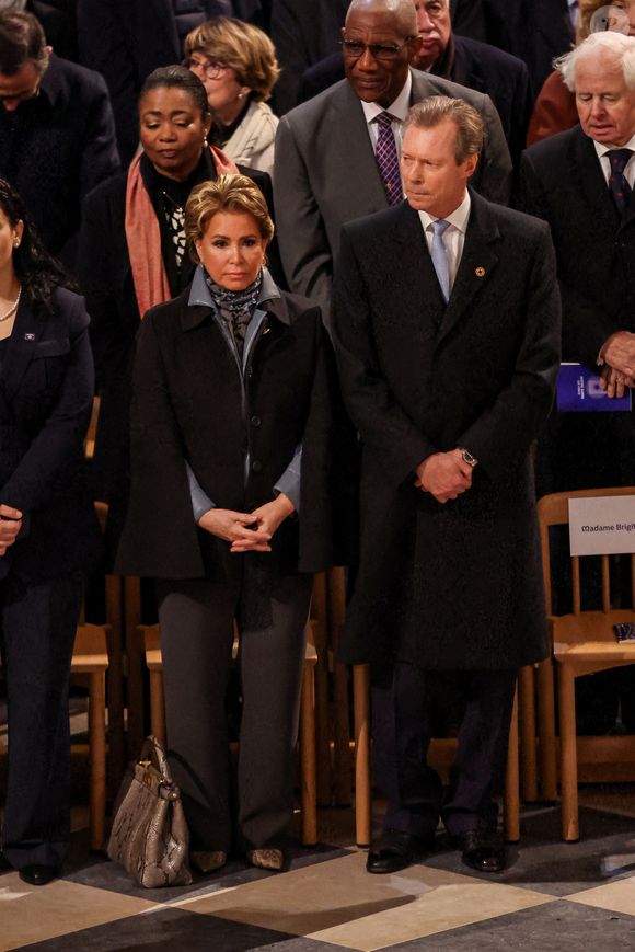 La grande-duchesse Maria Teresa de Luxembourg, La grande-duchesse Maria Teresa de Luxembourg - Messe de consécration du mobilier liturgique de la cathédrale Notre-Dame de Paris, le 8 décembre 2024. Joyau de l’art gothique, lieu de culte et de culture, symbole universel de la France et de son histoire, la cathédrale de Notre-Dame de Paris rouvre ses portes les 7 et 8 décembre, cinq ans après le terrible incendie ravageur, survenu le 15 avril 2019. 
© Cyril Moreau / Bestimage