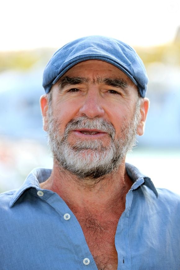 Eric Cantona - Photocall du film en compétition "Murder Club" lors de la 26ème Edition du Festival de la Fiction de La Rochelle. Le 12 septembre 2024
© Patrick Bernard / Bestimage