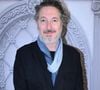 De nombreuses personnalités étaient présentes pour célébrer le retour de ce lieu emblématique.

Guillaume Gallienne - Réouverture du rooftop « L'heure dorée » de l'hôtel Peninsula à Paris le 10 juin 2026. © Rachid Bellak/Bestimage