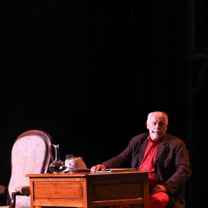 Exclusif - Francis Perrin lors de la 30ème édition, du lundi 6 au samedi 11 juillet, le Festival de la Correspondance de Grignan célèbre les 400 ans de la naissance de Madame de Sévigné, à travers une lecture-spectacle et un opéra imaginé spécialement pour l’évènement, à Grignan, France, le 11 juillet 2026. © Jack Tribeca/Bestimage