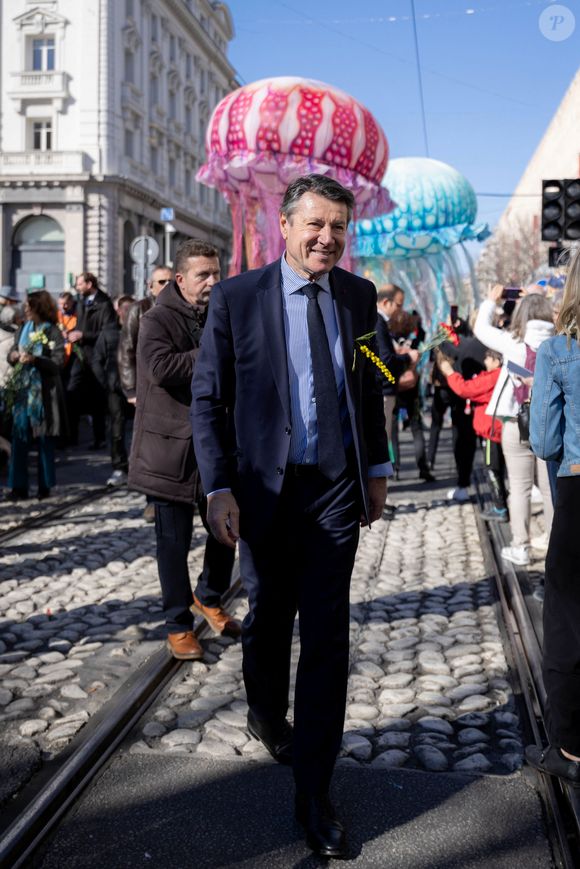Christian Estrosi, le maire de Nice, sa fille Bianca, son 1er adjoint Anthony Borré et Graig Monetti, l'adjoint au maire de Nice, délégué à l’événementiel, à la jeunesse et à l'égalité des chances, ont lancé "La Carnavalina", une déambulation d'artistes, musiciens, jongleurs, acrobates..., le long de l'avenue Jean Médecin en prémice à la soirée d'ouverture de la 140eme édition du Carnaval de Nice "Roi des Oceans" à Nice, le 15 février 2025.
Crédit : Bruno Bebert / Bestimage