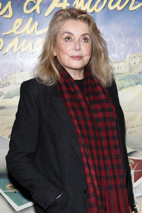 “C’est juste ma grand-mère, c’est Manou”, ajoute Milo Thoretton en interview au Parisien

Exclusif - Catherine Deneuve - Soirée hommage pour le premier anniversaire de la mort de Frédéric Mitterrand en présence de Catherine Deneuve au cinéma du Panthéon à Paris le 24 mars 2025. © Cyril Moreau/Bestimage