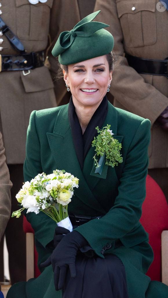 La princesse Catherine (Catherine "Kate" Middleton, princesse de Galles), visite du 1er bataillon des Irish Guards à l'occasion du défilé de la Saint-Patrick à la caserne de Mons à Aldershot, Grande-Bretagne, 17 mars 2026. 
© Dana Press / Bestimage