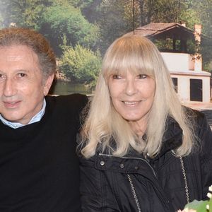 Exclusif - Michel Drucker et sa femme Dany Saval - Mylène Demongeot (présidente du comité d'honneur du refuge de l'Arche de Chateau-Gontier) a reçu en exclusivité Michel Drucker et sa femme Dany Saval au refuge de l'Arche à Château-Gontier à l'occasion du deuxième week-end de la protection animale le 1er mai 2015. ©DANIEL ANGELI / BESTIMAGE