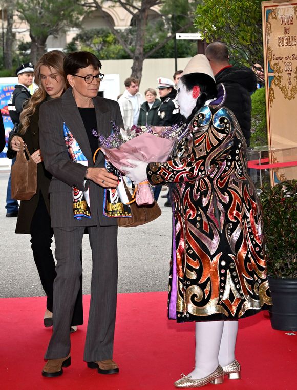 La princesse Stéphanie de Monaco - La princesse Stéphanie de Monaco, ses enfants, Camille Gottlieb, Louis et Pauline Ducruet assistent au 48ème Festival international du Cirque de Monte-Carlo lors de la représentation du dimanche après-midi, le 18 janvier 2026. Le Festival se déroule jusqu'au 25 janvier. © Bruno Bebert/Pool Monaco/Bestimage