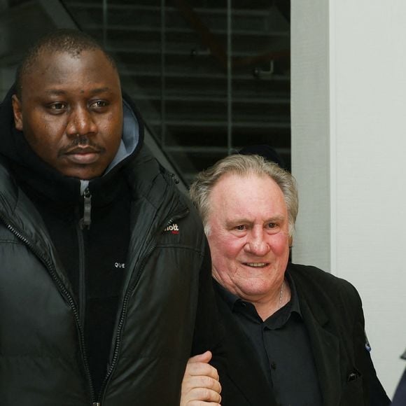 Gérard Depardieu a son procès pour agressions sexuelles sur deux femmes lors d'un tournage de film en 2021, au tribunal correctionnel de Paris le 26 mars 2025.

© Denis Guignebourg / Bestimage