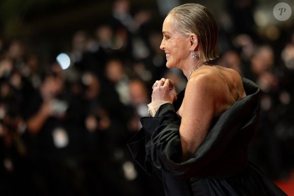 Sharon Stone (Montre Audemars Piguet) - Montée des marches du film " Diamond " lors du 79ème Festival International du Film de Cannes, le 19 mai 2026. © Jacovides-Moreau / Bestimage