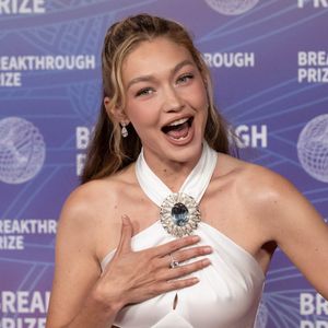 Le 18 avril 2026, Santa Monica, Californie, USA : La mannequin et personnalité de la télévision américaine GIGI HADID, 30 ans, assiste à la 12e cérémonie de remise des prix Breakthrough. © Billy Bennight/ZUMA Press Wire/Bestimage