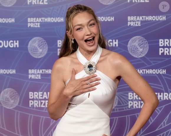 Le 18 avril 2026, Santa Monica, Californie, USA : La mannequin et personnalité de la télévision américaine GIGI HADID, 30 ans, assiste à la 12e cérémonie de remise des prix Breakthrough. © Billy Bennight/ZUMA Press Wire/Bestimage