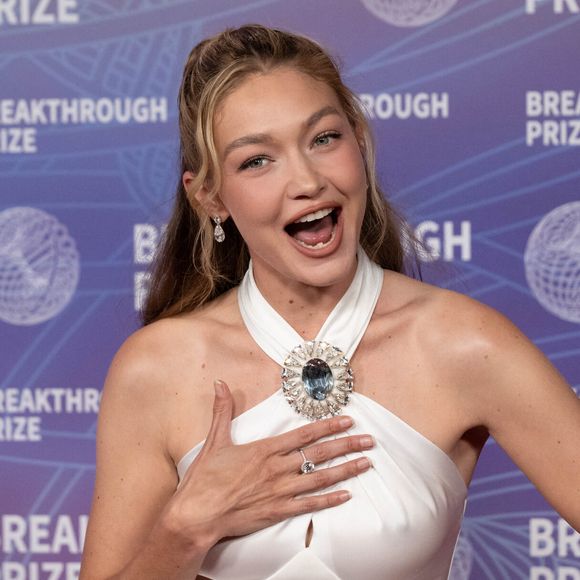 Le 18 avril 2026, Santa Monica, Californie, USA : La mannequin et personnalité de la télévision américaine GIGI HADID, 30 ans, assiste à la 12e cérémonie de remise des prix Breakthrough. © Billy Bennight/ZUMA Press Wire/Bestimage