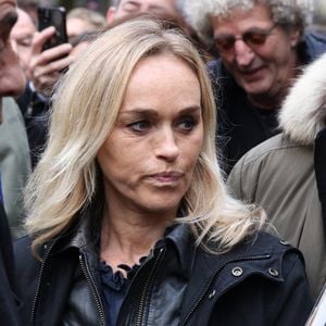 Ce mardi 3 mars, Cécile de Ménibus a révélé qu'elle ne souhaitait pas voir revenir les influenceurs français : "Ils ont voulu partir pour des raisons fiscales, pour ne pas payer d’impôts (...) dès qu'il y a un petit problème, ça veut revenir".

Cécile de Ménibus à la marche pour la République et contre l'antisémitisme à Paris, le 12 novembre 2023.

Photo : Denis Guignebourg / Bestimage