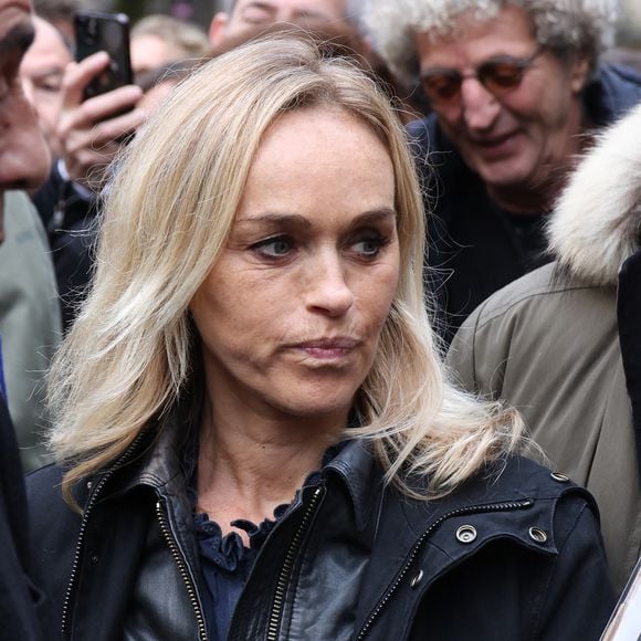 Ce mardi 3 mars, Cécile de Ménibus a révélé qu'elle ne souhaitait pas voir revenir les influenceurs français : "Ils ont voulu partir pour des raisons fiscales, pour ne pas payer d’impôts (...) dès qu'il y a un petit problème, ça veut revenir".

Cécile de Ménibus à la marche pour la République et contre l'antisémitisme à Paris, le 12 novembre 2023.

Photo : Denis Guignebourg / Bestimage