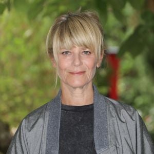 Marina Foïs au photocall du film "La Femme la plus riche du monde" lors de la 18ème édition du Festival du Film Francophone de Angoulême (FFA), France, le 26 août 2025. © Coadic Guirec/Bestimage