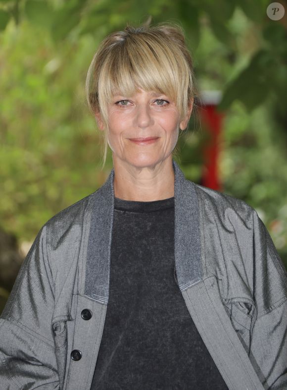 Marina Foïs au photocall du film "La Femme la plus riche du monde" lors de la 18ème édition du Festival du Film Francophone de Angoulême (FFA), France, le 26 août 2025. © Coadic Guirec/Bestimage
