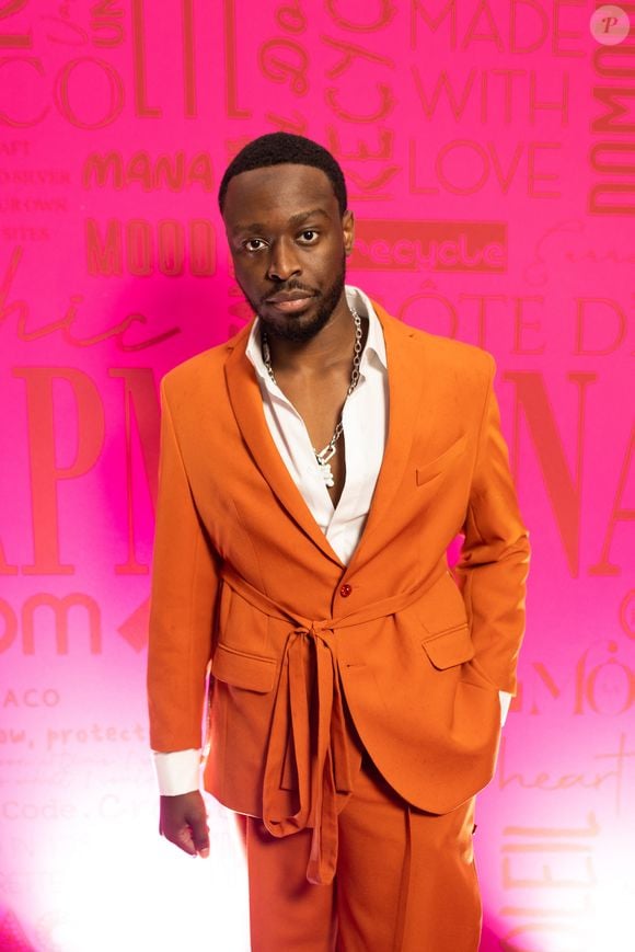 Exclusif - Dadju - Soirée du bijoutier APM Monaco sur la plage La Môme lors du 76ème Festival International du Film de Cannes le 17 mai 2023. Rachid Bellak-Tiziano da Silva/Bestimage