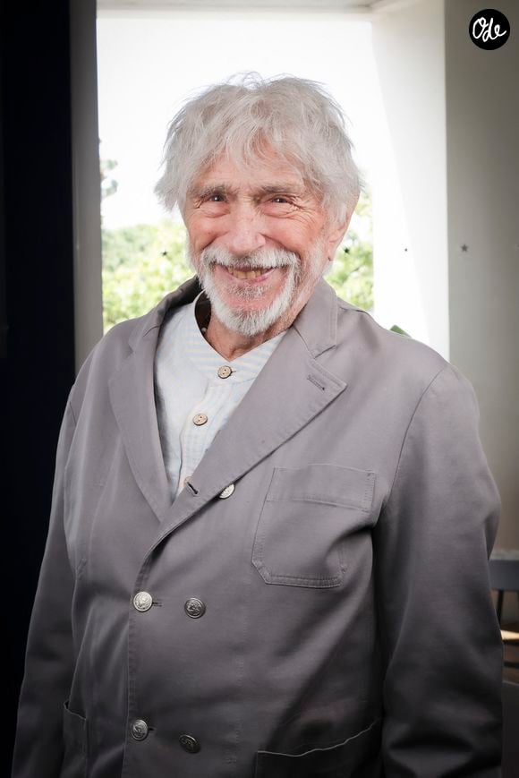 Devenue une véritable réussite, cette activité est aujourd'hui l'une des grandes passions de Pierre Richard, aux côtés de son épouse.

Pierre Richard lors du 78ème Festival International du Film de Cannes, au Palais des Festivals à Cannes, France, le 22 mai 2025.

© Jack Tribeca/Bestimage