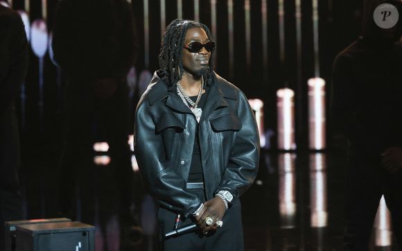 Face à la polémique, Gazo a donc tenu à rétablir sa vérité. "Fake news, pas d’argent, pas de show" a-t-il répondu aux organisateurs du concert "Fusion". 

Gazo (Artiste masculin de l'année) - 39ème cérémonie des Victoires de la musique à la Seine musicale de Boulogne-Billancourt, France, le 9 février 2024. 

© Coadic Guirec/Bestimage