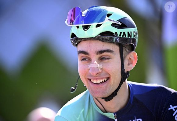 Le Français Paul Seixas du Decathlon CMA CGM Team photographié au départ de la course masculine de la 90ème édition de La Flèche Wallonne, course cycliste d'un jour (Waalse Pijl - flèche wallonne), 200 km de Herstal à Huy, mercredi 22 avril 2026. Photo by ABACAPRESS.COM