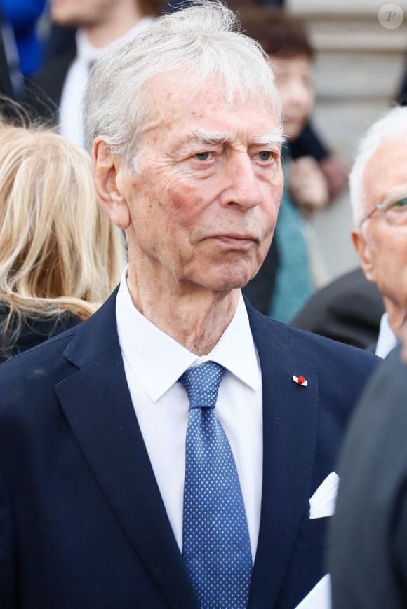 Jean-Claude Narcy à la sortie des obsèques de Jean Tiberi, maire de Paris de 1995 à 2001, en l'église Saint-Etienne-du-Mont à Paris le 3 juin 2025. © Christophe Clovis / Bestimage