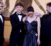 Photographiée avec lui, l’actrice semblait particulièrement émue, tandis que son fils paraissait la rassurer et la réconforter devant le Palais des Festivals.

Marcel Canet et sa mère Marion Cotillard - Montée des marches du film " Karma " lors du 79ème Festival International du Film de Cannes, le 15 mai 2026. © Jacovides-Moreau / Bestimage