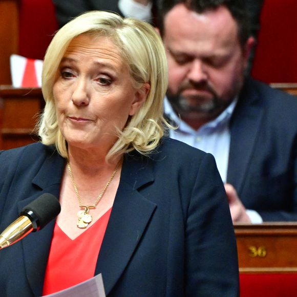 Marine Le Pen lors d'une séance de questions au gouvernement à l'Assemblée nationale à Paris, France, le 18 février 2025. © Christian Liewig/Bestimage