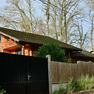 Illustration de l'ancienne demeure (bergerie du XVIIIème siècle) de Brigitte Bardot à Bazoches-sur-Guyonne dans les Yvelines, France, le 2 janvier 2026. © Christian Liewig/Bestimage