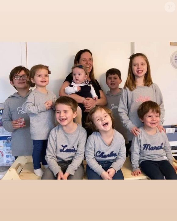 "Le chirurgien n'a pas su nous expliquer le pourquoi du comment, il dit que ça se consolide mais vraiment très doucement." 

La famille Saffré de "Familles nombreuses"