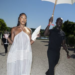 Aya Nakamura au photocall du défilé Jacquemus de la mode homme Printemps/Été 2026 dans le cadre de la Fashion Week de Paris dans les jardins de l’Orangerie à Versailles, France, le 29, 2025. © Olivier Borde/Bestimage