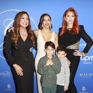 Maria Bravo, Eva Longoria, Ellie Greenberg - Photocall du Global Gift Gala Paris à l'hôtel Four Seasons George V à Paris le 8 novembre 2025. © Marc Ausset-Lacroix/Bestimage