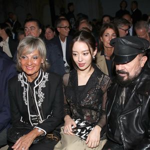 Delphine Arnault, Bernard Arnault, Hélène Arnault, Gina Alice Redlinger, Peter Marino et Antoine Arnault - Font Row du défilé Dior Collection Femme Prêt-à-porter Printemps/Eté 2023 lors de la Fashion Week de Paris, France, le 27 septembre 2022. © Bertrand Rindoff/Bestimage