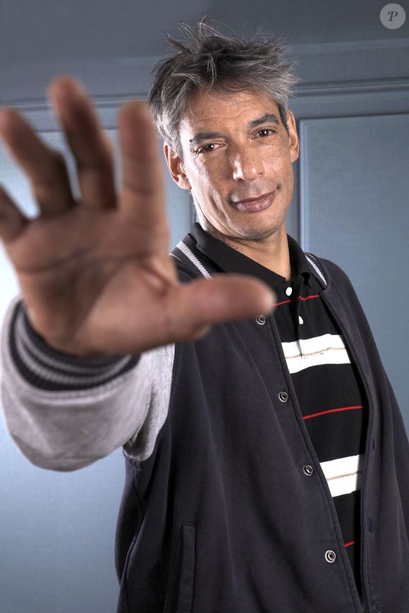 Exclusif - Portrait de Georges Alain Jones à Paris, le 16 septembre 2025.
© Cédric Perrin/Bestimage