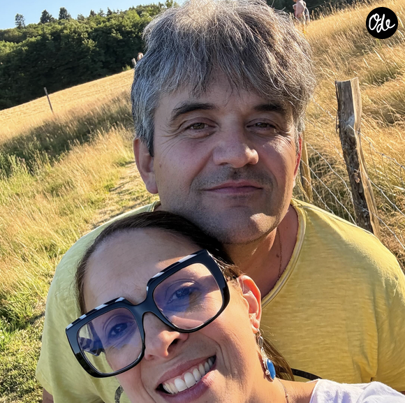 Confrontés à une dette de 1,5 million d'euros, les producteurs d'armagnac avaient vu leur exploitation viticole du Gers placée en liquidation judiciaire.

Pierre et Frédérique de la saison 7 de "L'amour est dans le pré". Instagram