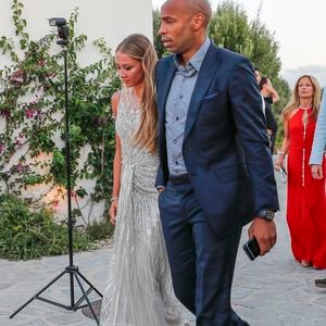 Thierry Henry et sa compagne Andrea Rajacic - Soirée pré-mariage du footballeur Cesc Fàbregas et de Daniella Semaan à Ibiza, en Espagne, le 24 juillet 2018.