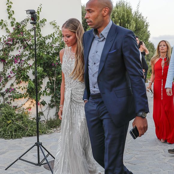 Thierry Henry et sa compagne Andrea Rajacic - Soirée pré-mariage du footballeur Cesc Fàbregas et de Daniella Semaan à Ibiza, en Espagne, le 24 juillet 2018.