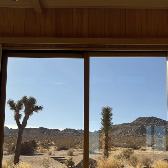 Un cadre incroyable qui ne doit pas être à la portée de toutes les bourses. 

Pierre Niney et Natasha Andrews aux Etats-Unis en 2025.