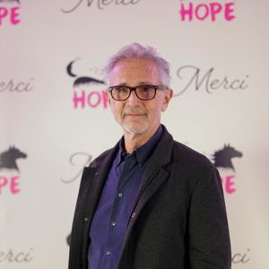 Thierry Lhermitte (Ambassadeur de HOPE) lors de la soirée annuelle de gala de l'association Hope au pavillon Gabriel à Paris le 14 octobre 2025. © Anne-Sophie Guebey / Bestimage
