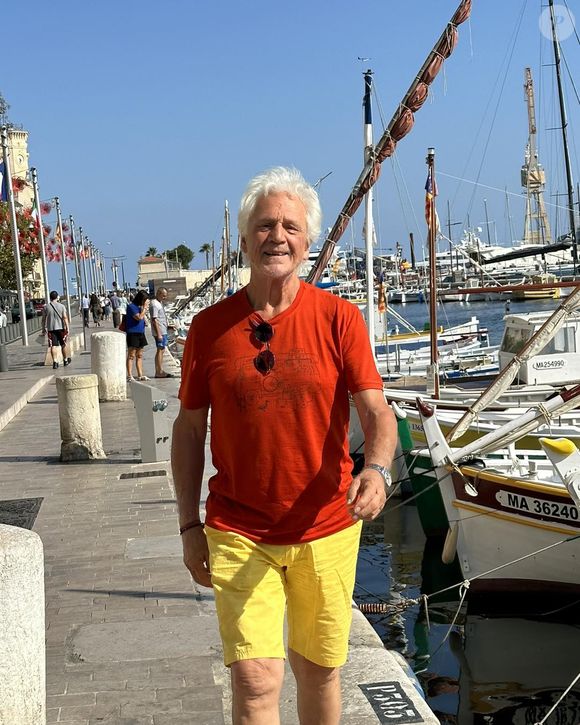 L'artiste qui fête ses 81 ans se balade souvent sur le port

Gérard Lenorman sur le port de Sanary-sur-Mer ©Instagram - Gérard Lenorman